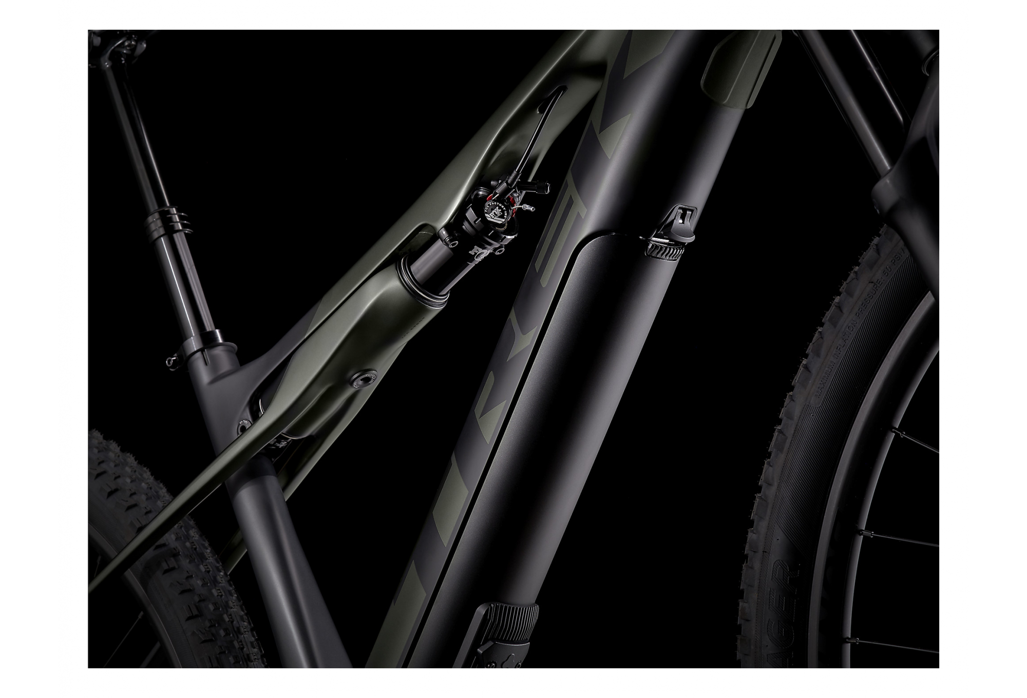 Trek E-Caliber 9.6 29'' Shimano Deore 12V Satin Lithium Grey/Trek Black 2021 – Image 2
